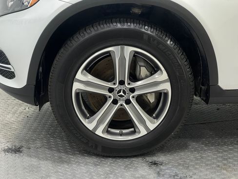 Used 2019 Mercedes-Benz GLC 350e 4MATIC image 36