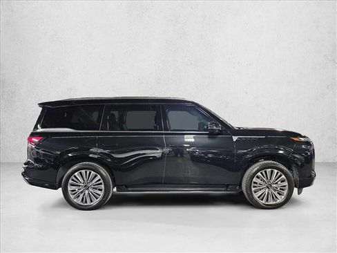 Used 2025 INFINITI QX80 Sensory image 4