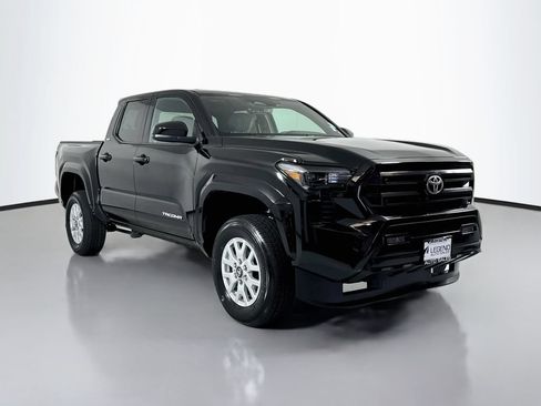Used 2025 Toyota Tacoma SR5 RWD image 4