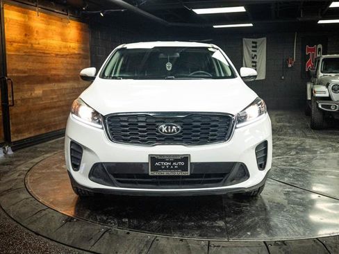 Used 2019 Kia Sorento FWD image 4
