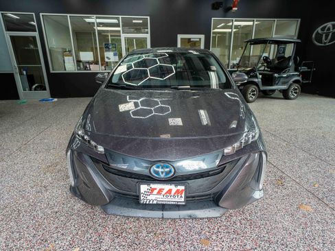 Used 2020 Toyota Prius Prime XLE FWD image 6