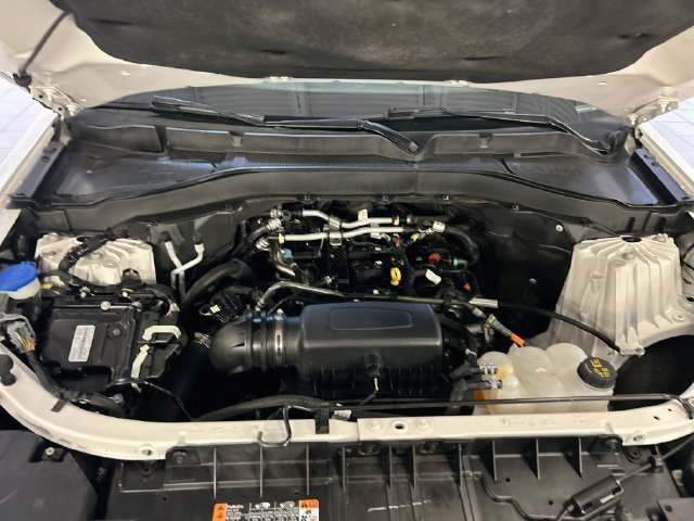 Used 2024 Ford Explorer XLT AWD/4WD image 30