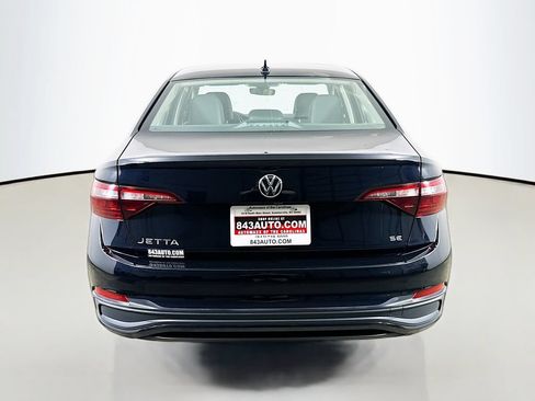 Used 2024 Volkswagen Jetta SE FWD image 6