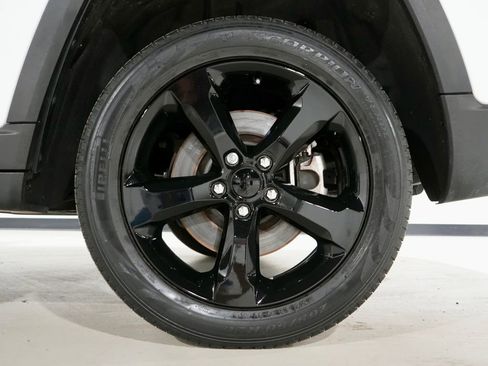 Used 2023 Jeep Grand Cherokee L Limited w/ Black Appearance Package image 34