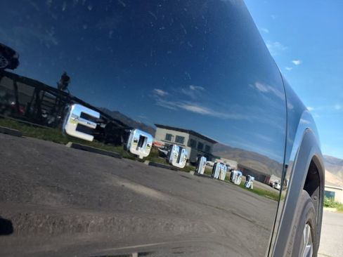 Used 2025 Chevrolet Equinox LT FWD image 16