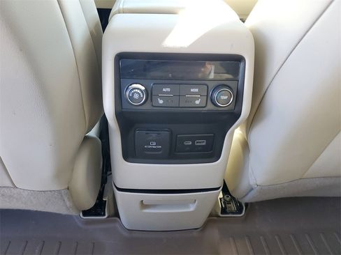 Used 2020 GMC Acadia Denali w/ Denali Ultimate Package image 19