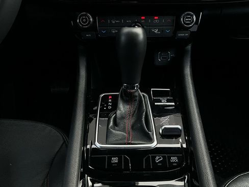 Used 2025 Jeep Compass Trailhawk image 24