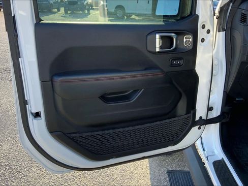 Used 2024 Jeep Gladiator Rubicon image 21