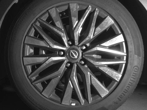 Used 2025 Nissan Altima 2.5 SV image 12