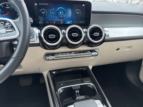 Used 2020 Mercedes-Benz GLB 250 4MATIC image 16