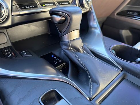 Used 2024 Lexus LX 600 4WD w/ Luxury Package image 32