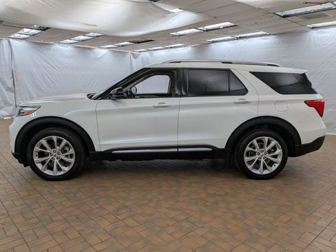 Certified 2023 Ford Explorer Platinum w/ Technology Package image 4