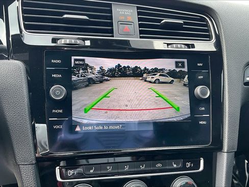 Used 2019 Volkswagen Golf R 4-Door image 25