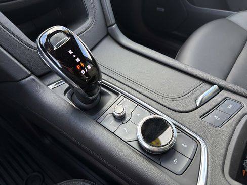 Used 2022 Cadillac XT6 Premium Luxury w/ LPO, Floor Liner Package image 35