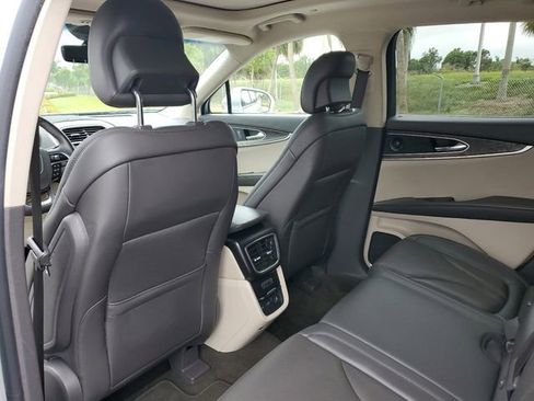 Used 2019 Lincoln Nautilus Reserve FWD image 19