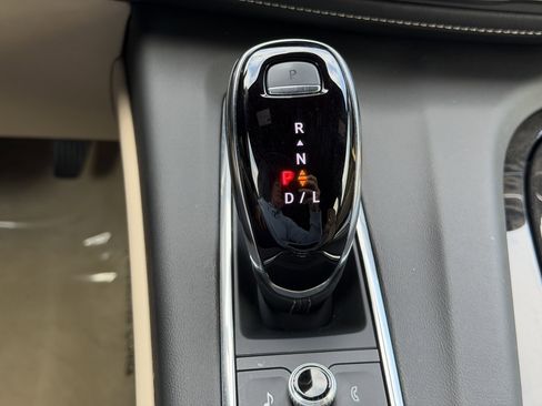 Certified 2024 Cadillac Escalade ESV Premium Luxury w/ Performance Package image 25