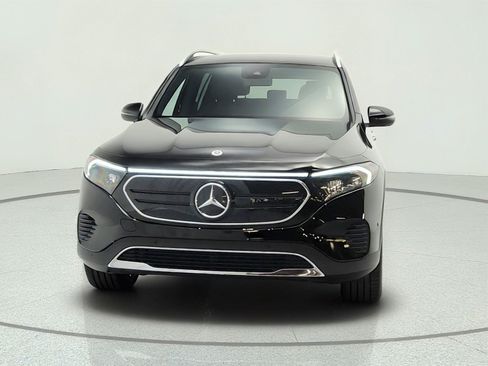Used 2023 Mercedes-Benz EQB 300 4MATIC image 2