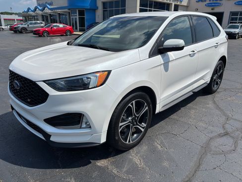 Used 2019 Ford Edge ST w/ Convenience Package AWD/4WD image 4