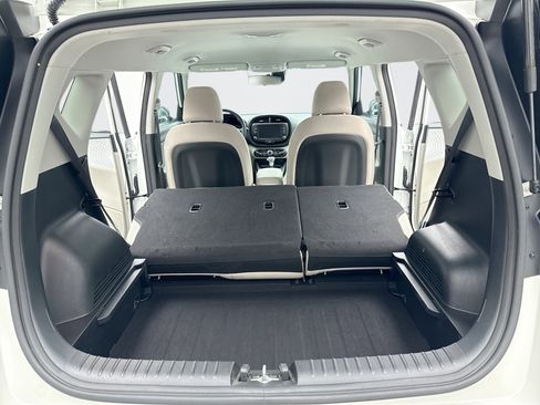 Used 2023 Kia Soul LX w/ LX Technology Package FWD image 19