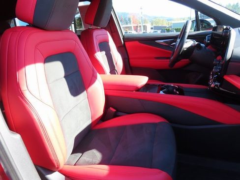 Used 2024 Chevrolet Blazer EV RS image 40