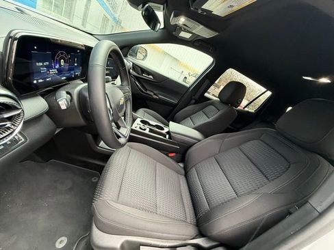 Used 2026 Chevrolet Equinox LT image 13