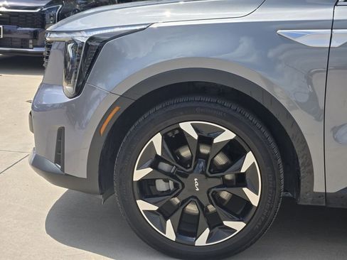 Certified 2025 Kia Sorento EX FWD image 14