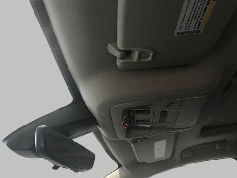 Used 2023 GMC Acadia Denali w/ Denali Ultimate Package AWD/4WD image 20