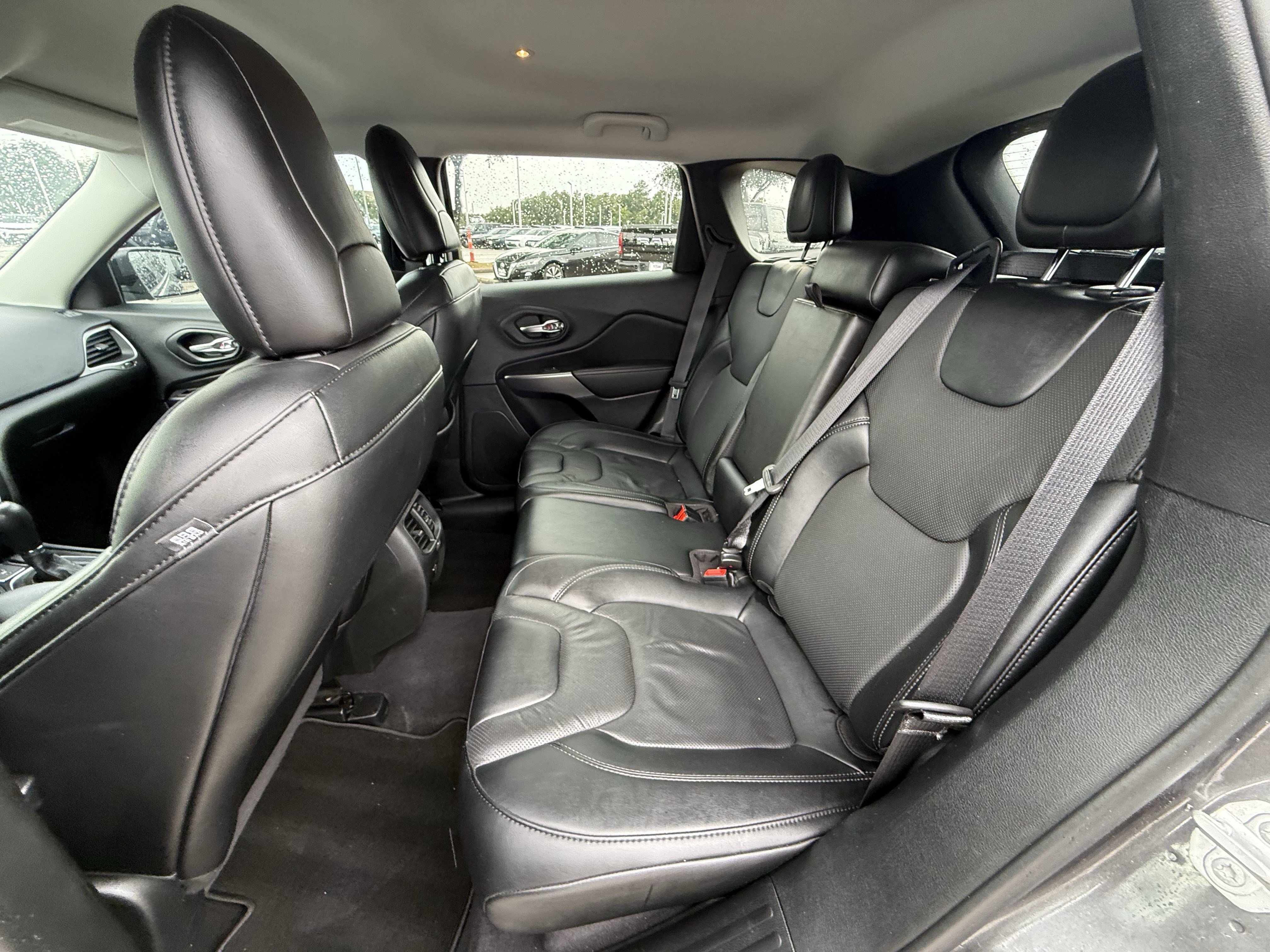 Used 2022 Jeep Cherokee Latitude Lux FWD image 29