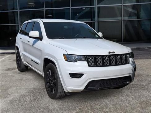 Used 2019 Jeep Grand Cherokee Altitude RWD image 2