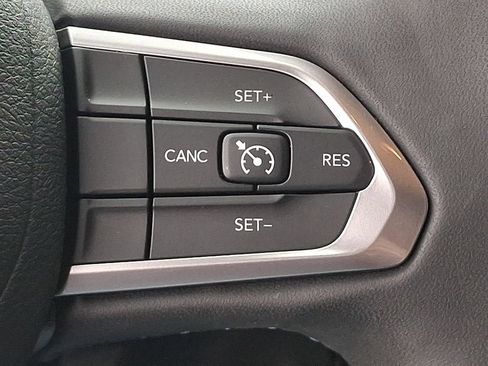 Used 2022 Jeep Compass Latitude w/ Sun and Sound Group AWD/4WD image 23