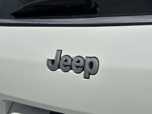 New 2026 Jeep Grand Cherokee L 2WD image 30