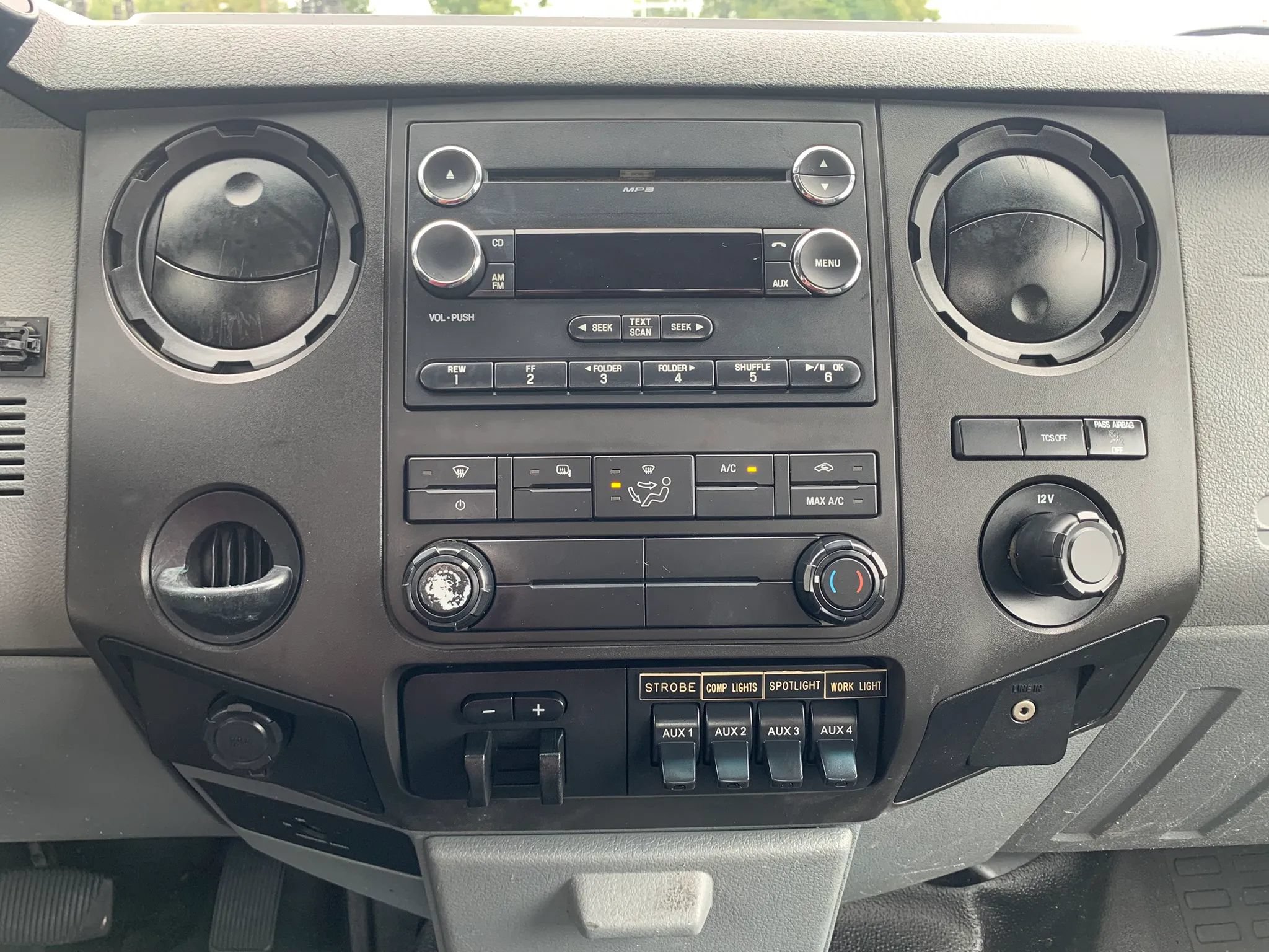 Used 2012 Ford F550 2WD Regular Cab Super Duty w/ Payload Upgrade Pkg image 15