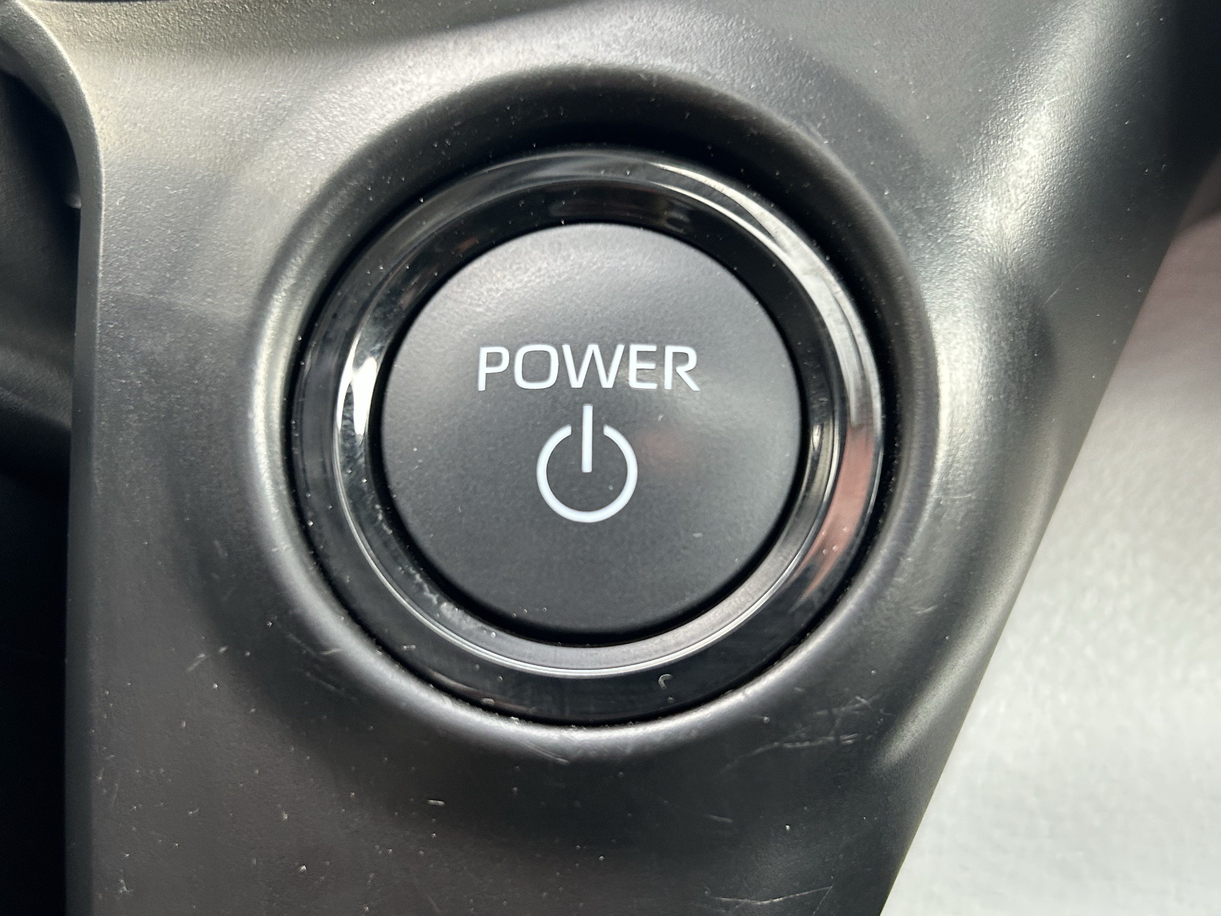 Certified 2025 Toyota Sienna XLE FWD image 36