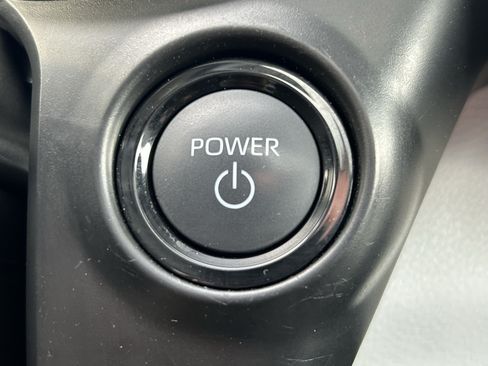 Certified 2025 Toyota Sienna XLE FWD image 36