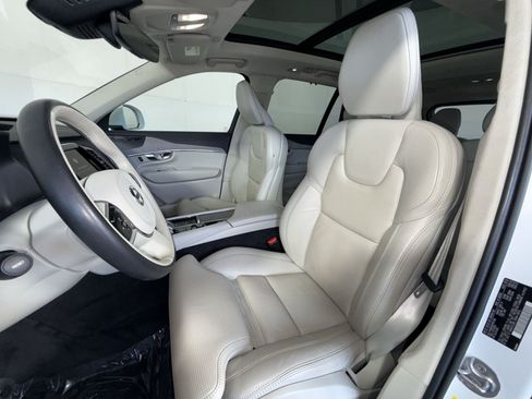 Used 2023 Volvo XC90 T8 Ultimate AWD/4WD image 13