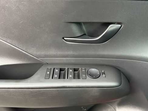 Used 2024 Hyundai Kona SEL w/ Convenience Package FWD image 11