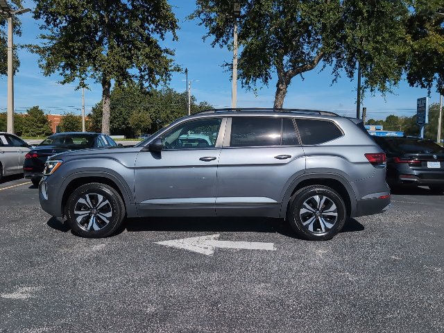Used 2024 Volkswagen Atlas SE FWD image 3