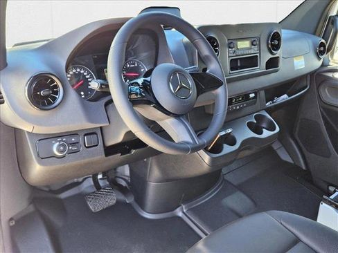 New 2025 Mercedes-Benz Sprinter 2500 image 9