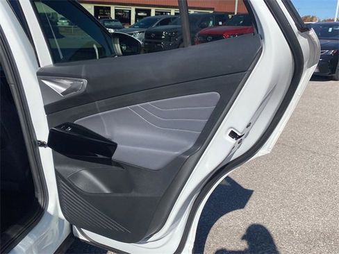 Used 2023 Volkswagen ID.4 Pro S image 12