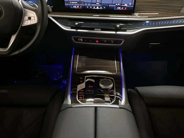 Used 2026 BMW X7 xDrive40i w/ Premium Package AWD/4WD image 19