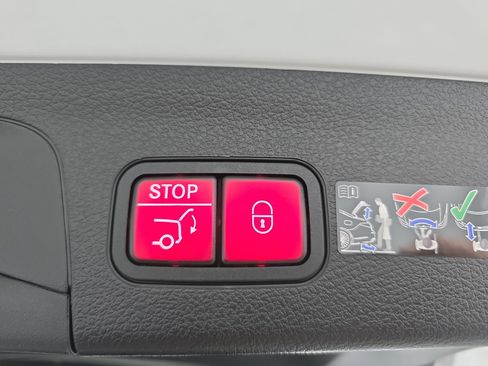 New 2026 Mercedes-Benz GLS 450 4MATIC image 14