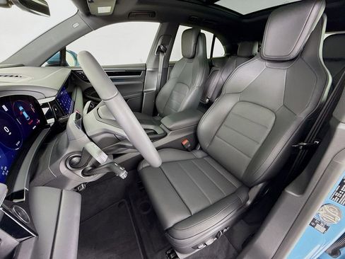 New 2026 Porsche Macan Electric image 5