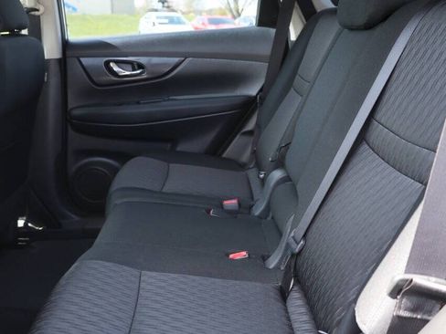 Used 2018 Nissan Rogue S AWD/4WD image 17