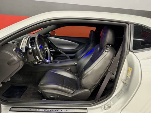 Used 2010 Chevrolet Camaro SS image 23