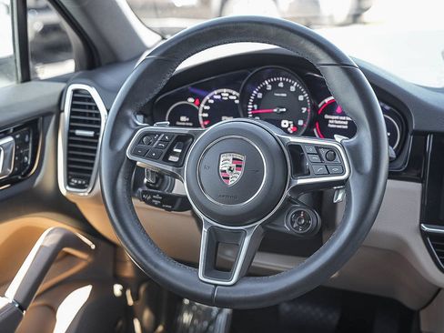 Used 2023 Porsche Cayenne Platinum Edition AWD/4WD image 17