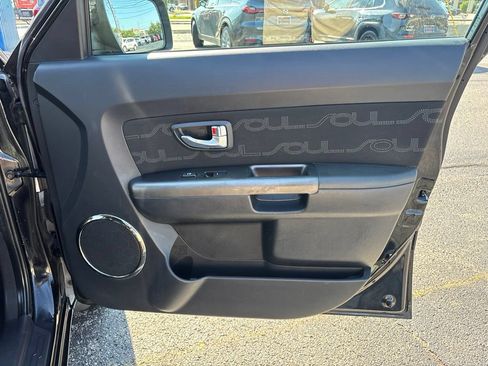 Used 2012 Kia Soul + FWD image 33