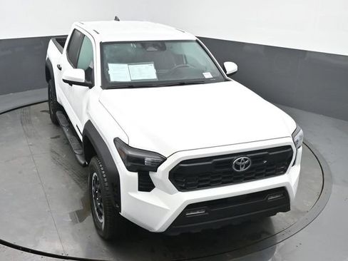 Used 2025 Toyota Tacoma TRD Off-Road AWD/4WD image 45