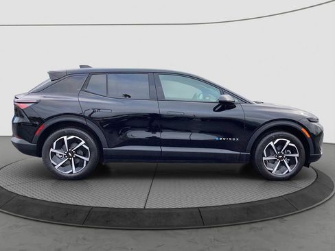 New 2026 Chevrolet Equinox EV LT image 9