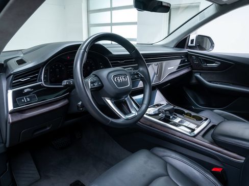 Used 2019 Audi Q8 Prestige AWD/4WD image 23