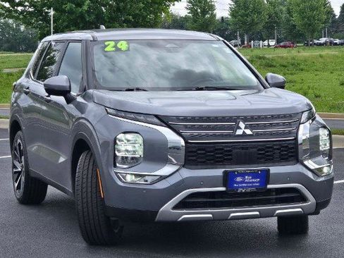 Used 2024 Mitsubishi Outlander SE FWD image 3